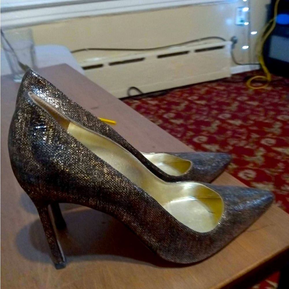 Manolo Blahnik Shimmer Glitter Pumps Gold Stiletto Heels Sz 38.5 :Made in Italy